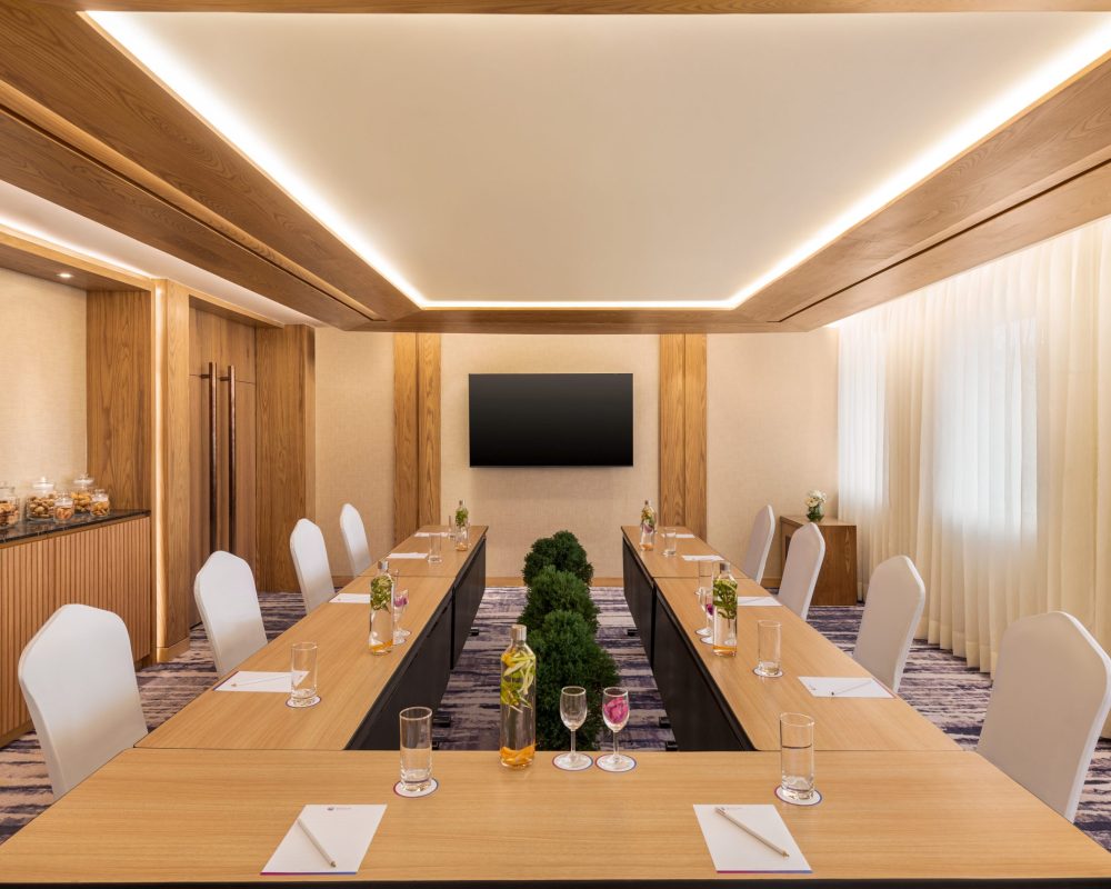 Ramada Encore by Wyndham Indore Nipania - Monarch - U-shape - 1536542